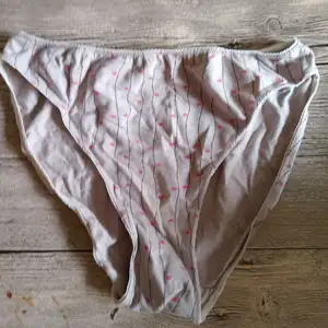 Bragas con restos de regla