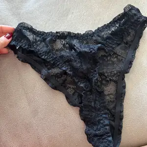 Bragas llenas de jugo vaginal