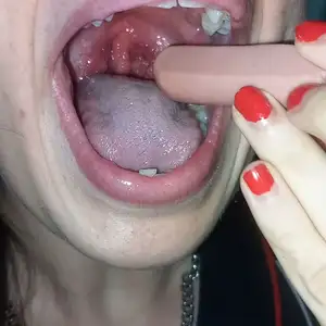 Tragando salchichas sin masticar VORE