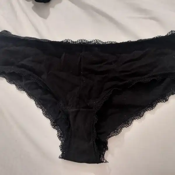 Braga mojada con orgasmo incluido