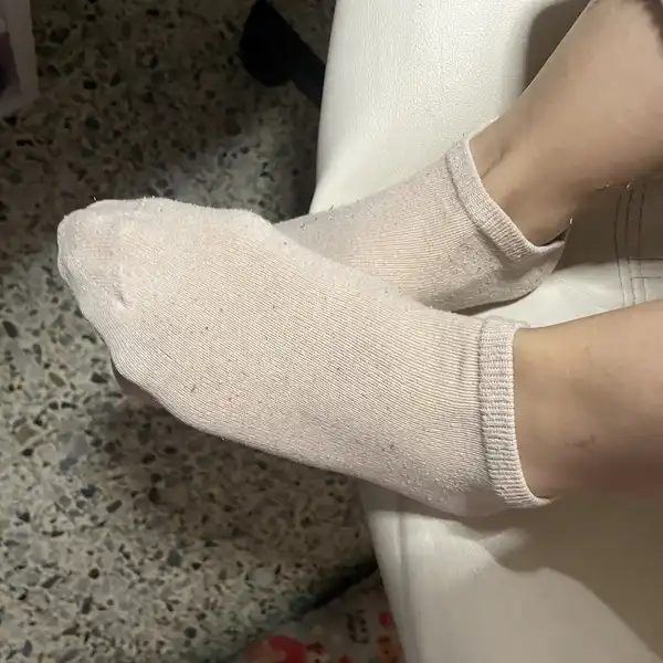 CALCETINES SUDADOS DESPUÉS DE GYM Y POLVAZO