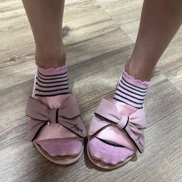 Zapatillas de casa huelen muchísimo a mis pies
